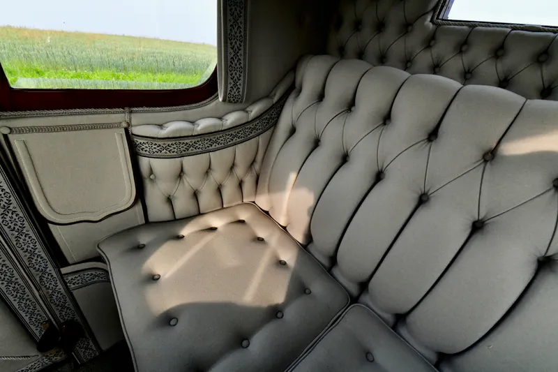 Renault cc 3.6 litre open drive limousine. 1oyha6b7fcdlcimnrxeqo