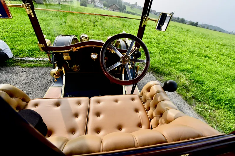 Renault cc 3.6 litre open drive limousine. pf6txdjt49wwx9njpewht