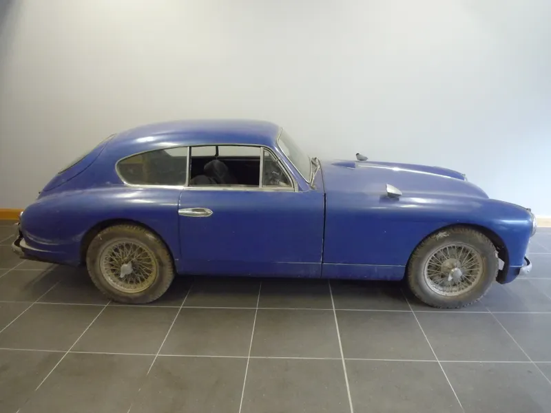 Aston martin  db24 lr4m t fjzjowoawdkf17