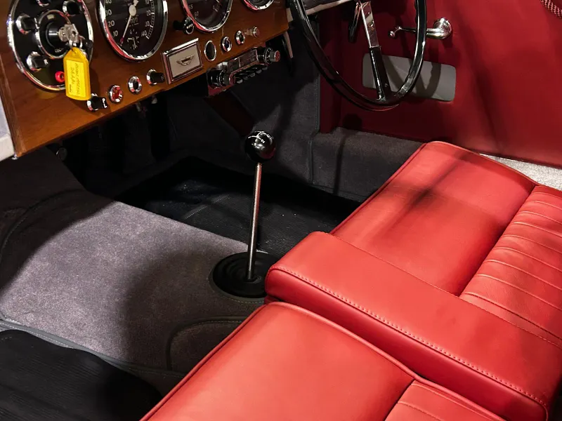 Aston martin  db24 nz4cfvh qmur15bj1omel
