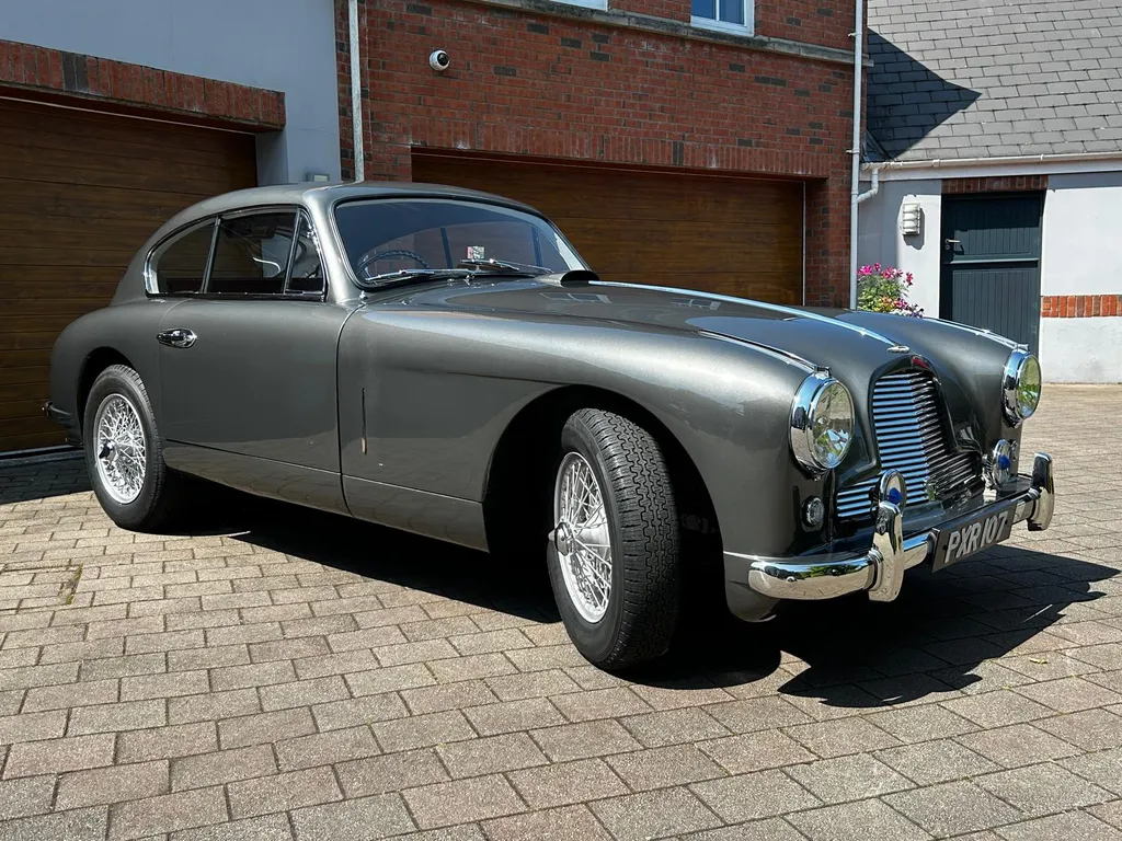 Aston martin  db24 ttuzsbrf9u657ibrsi1 s
