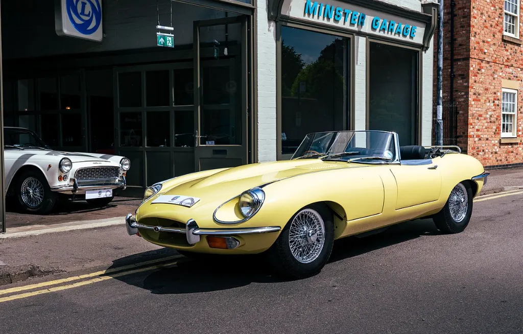 Jaguar e type fo4k0bsarlym8lpplibfv