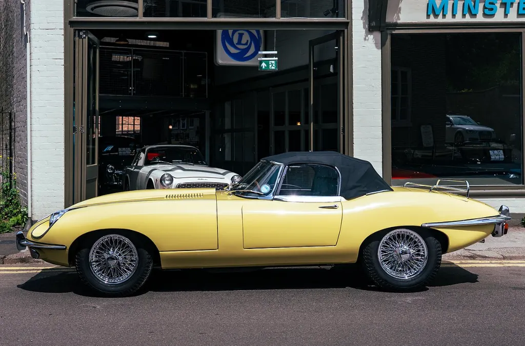 Jaguar e type p1aiwge54z1i7ig4o 2ow