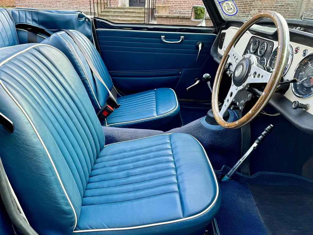 Triumph tr4 4tu3cg 20fiqvwsgv bdu