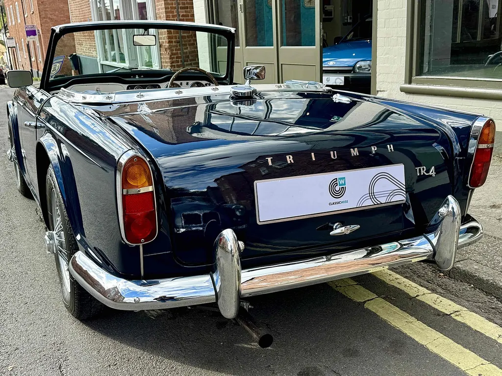 Triumph tr4 jjjuvsc zim8stm32jihq