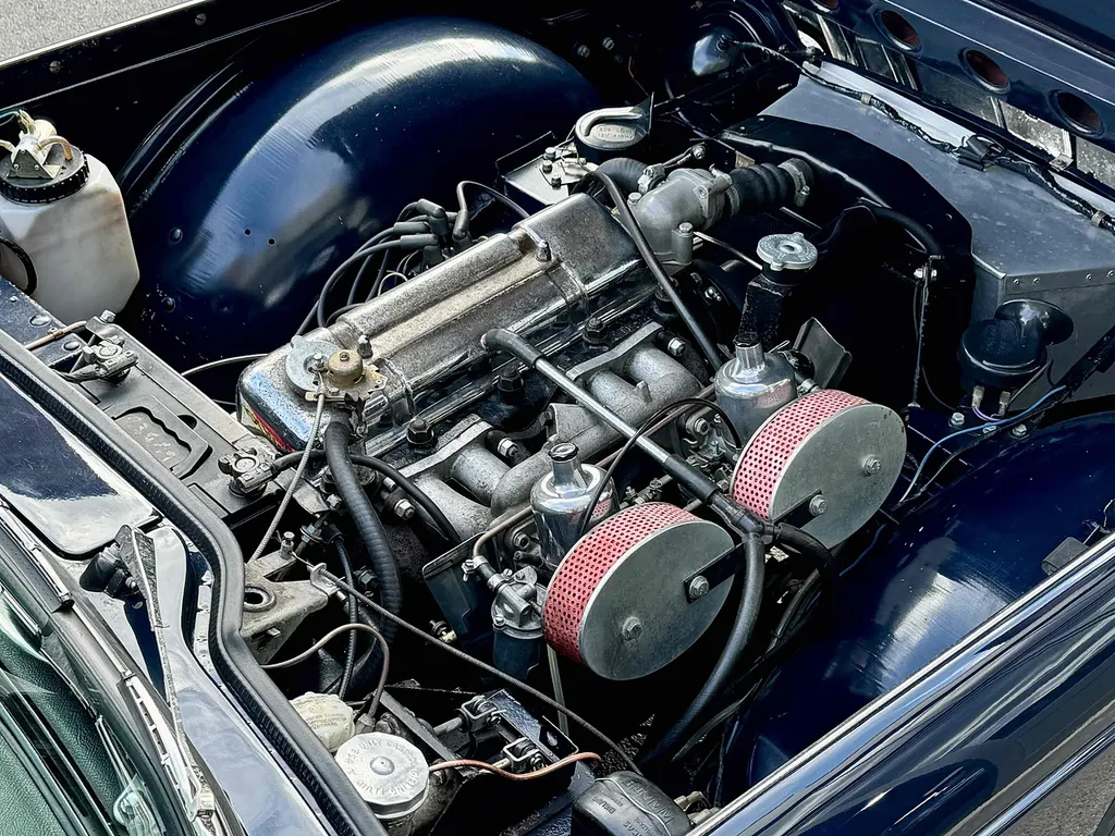Triumph tr4 lywdstwaz0out9gte70fn