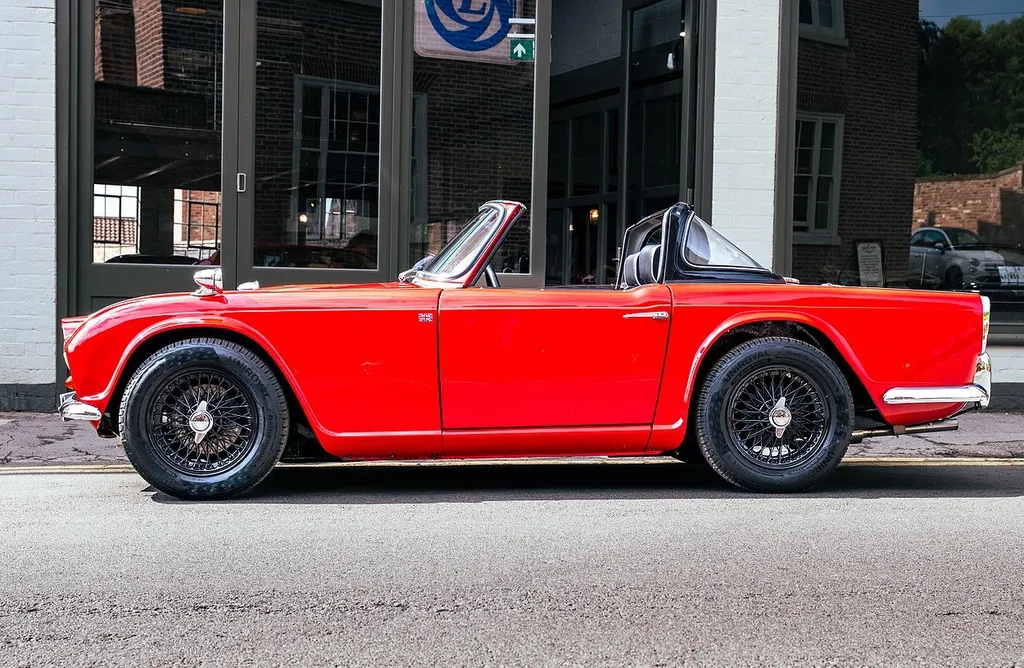 Triumph tr4 v8 powered g8dicugbohj7i6ghswsn4
