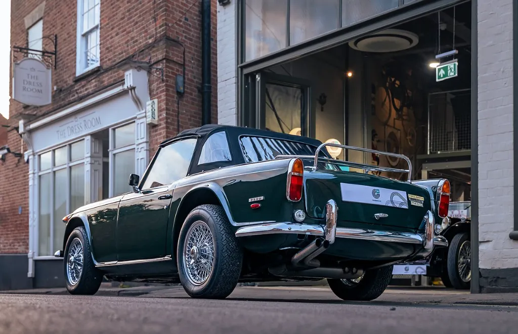 Triumph tr5 s7uybkjssduolmnjhtfaw