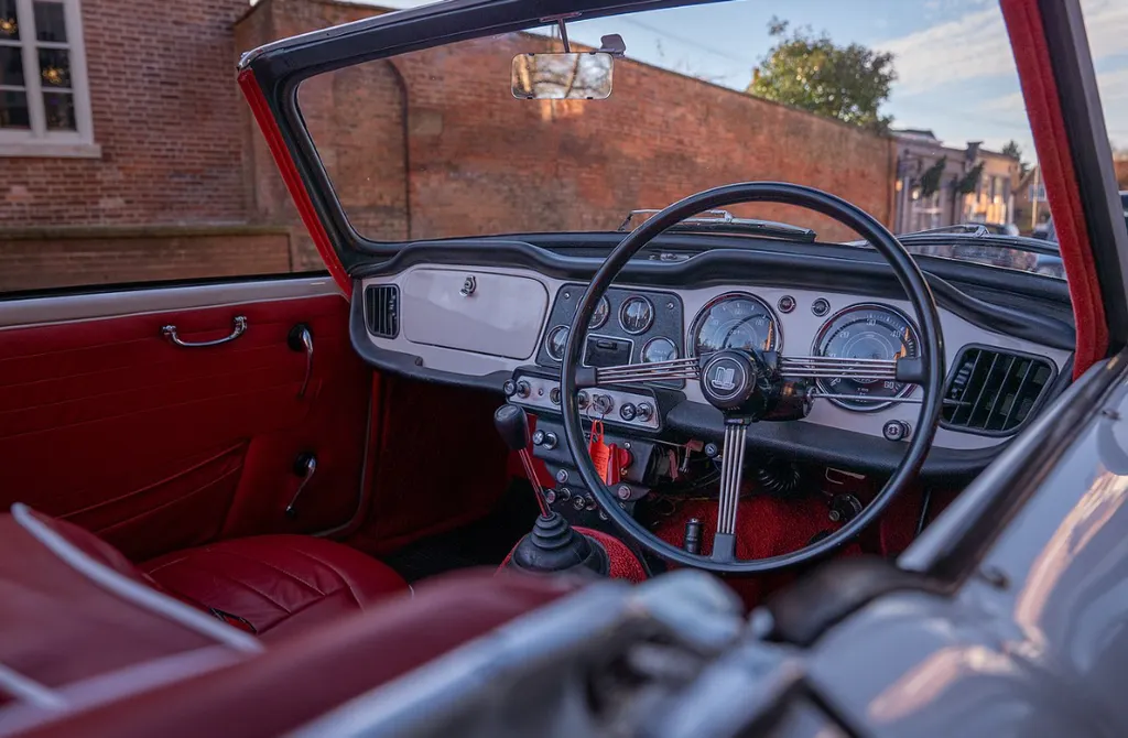Triumph tr4 elbvdobdtuvmzxchqkdhm