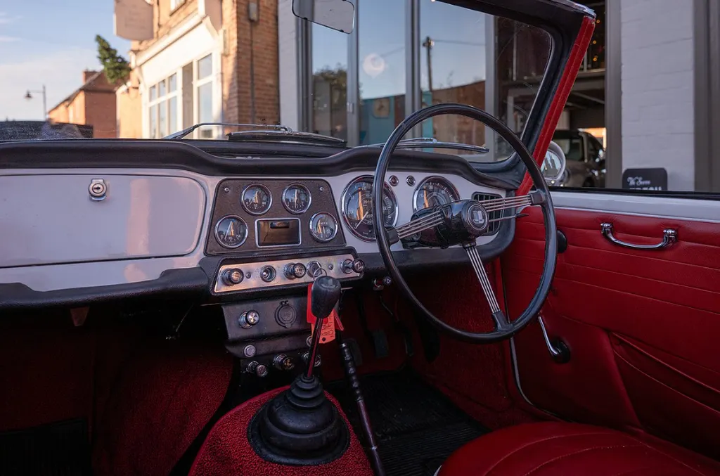 Triumph tr4 f8hc5e1z2wj0u6gbfze2q