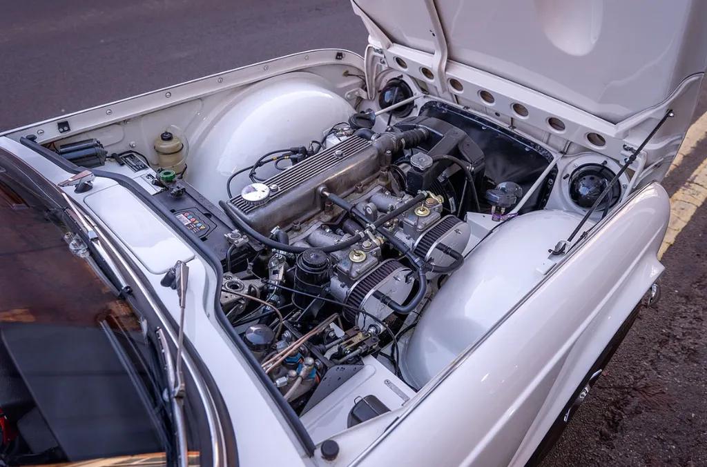 Triumph tr4 vfjiug9jjejvqlwkve u 