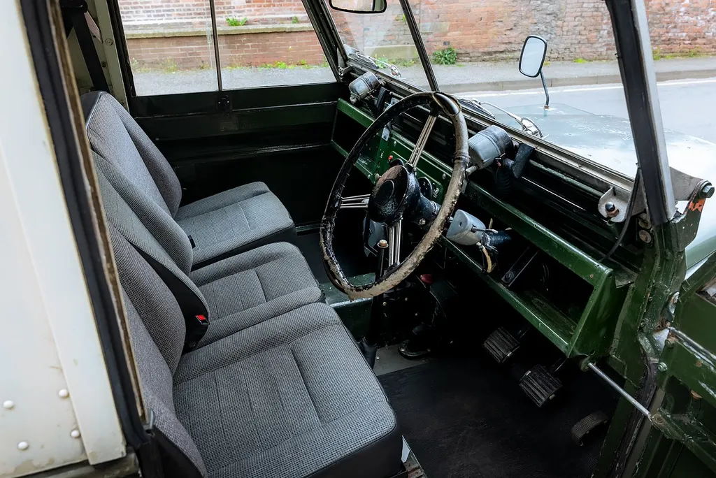 Land rover series 2a xqnenlyp92odud8el8x1c