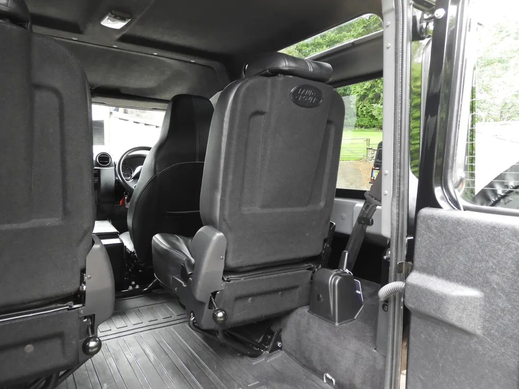 Land rover defender  9tse8xkz5hjxrjpuj6ae