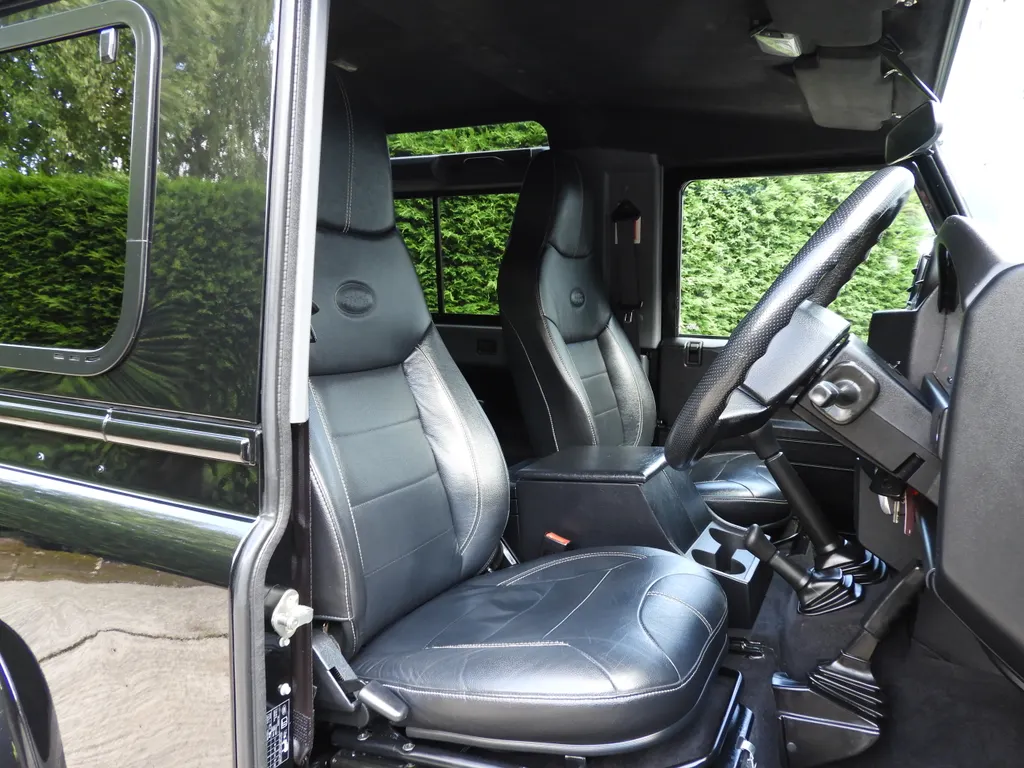 Land rover defender 5ibr3cwzbmv4vfel5flbd