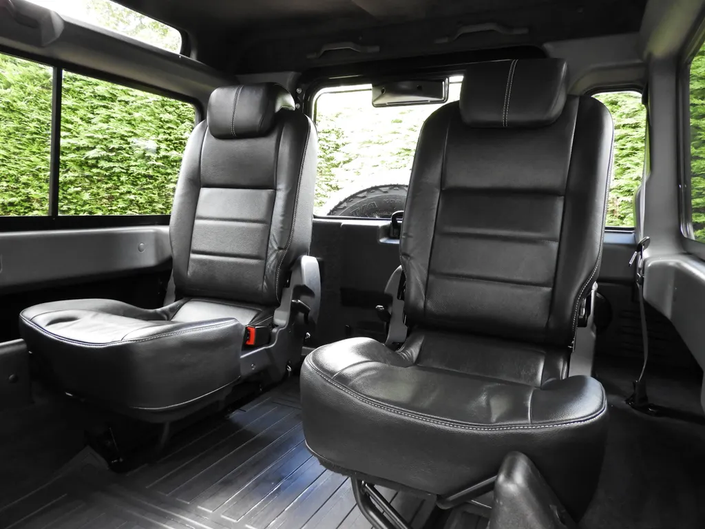 Land rover defender rzrlyrroxvd108pzstrat