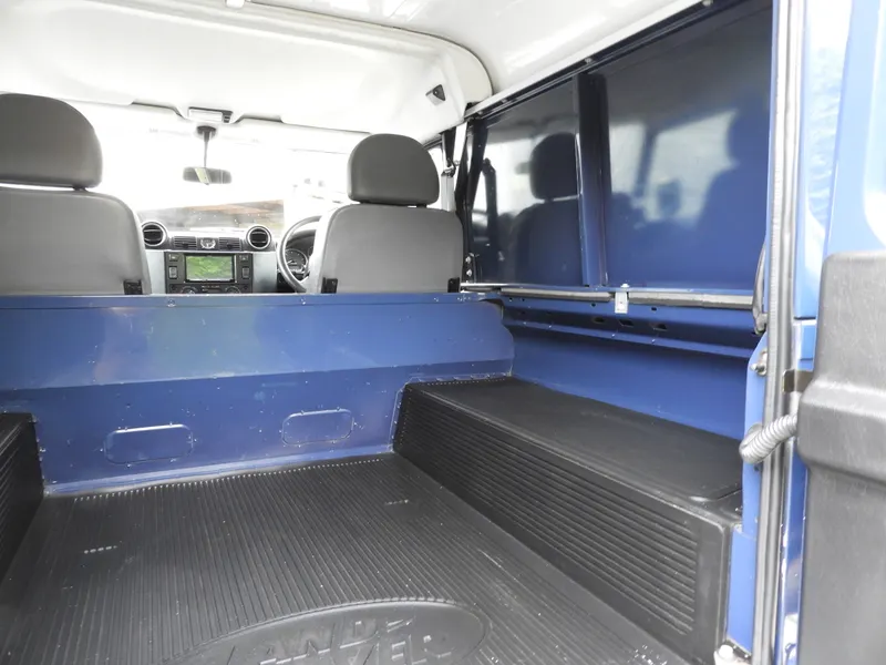 Land rover defender 7hmmvjpouhi h15ygwpne