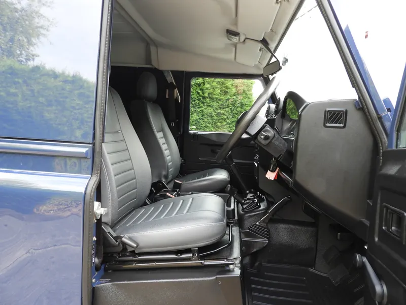 Land rover defender al62gz d6rwmjvul0j4qm