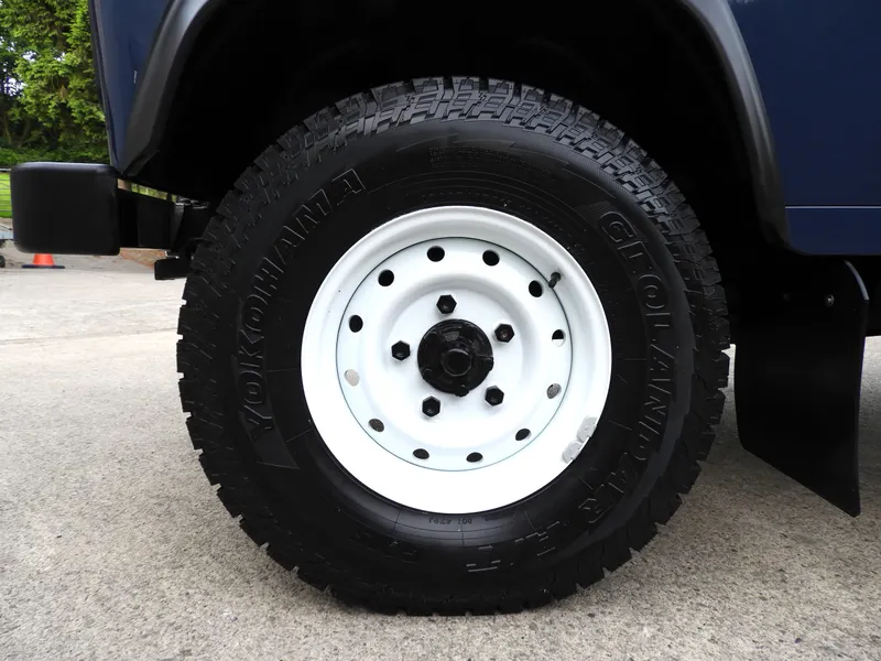 Land rover defender ffuvbkpoyd0nlmorj3hi5