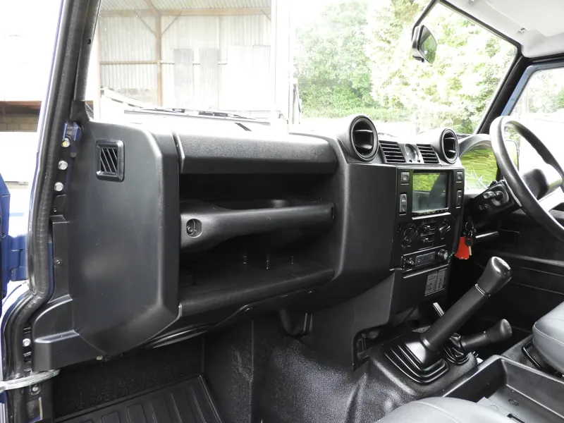 Land rover defender ivhnemwo6rzxjhdnmnikb