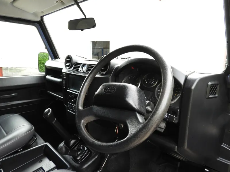 Land rover defender p lnxq1voyzzqdm0frwq 