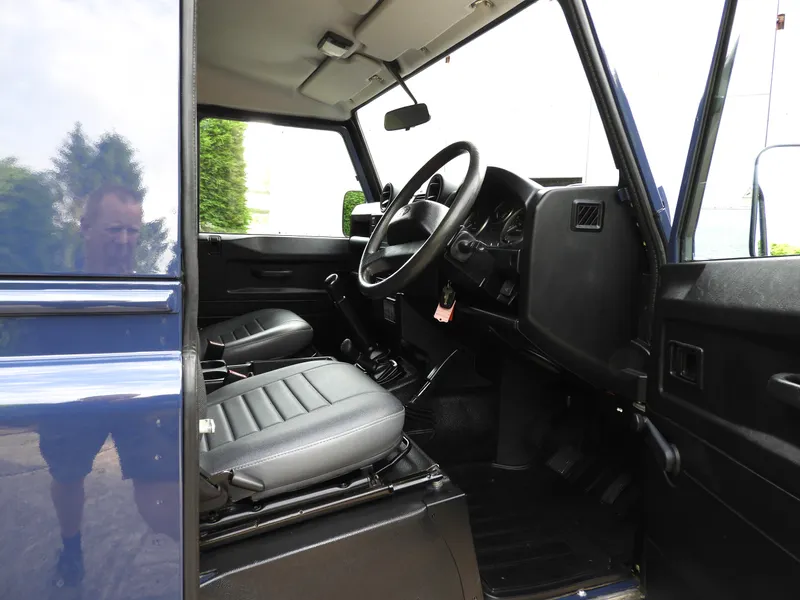 Land rover defender gbqnzzy4ws8zsrucay9ks