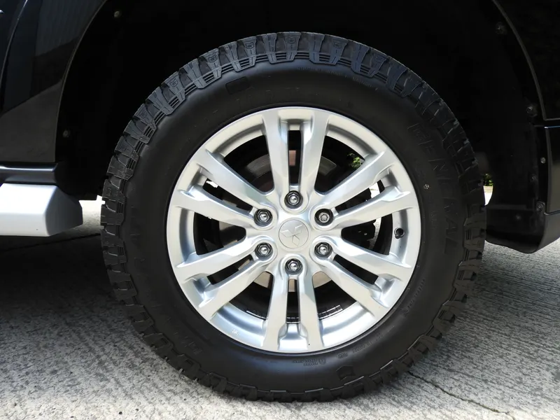 Mitsubishi shogun alpg cjess0czbk2muwoz