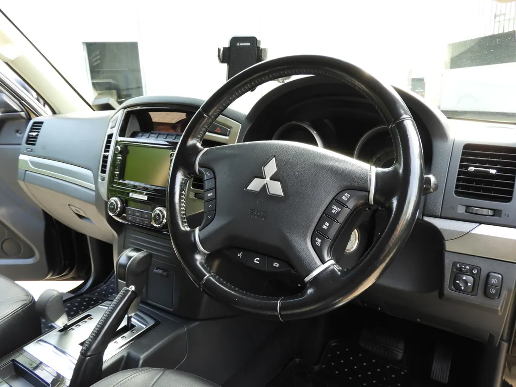 Mitsubishi shogun qwzrreahy ggtjb38dhco