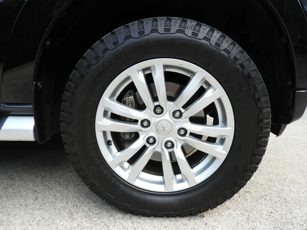 Mitsubishi shogun begngemylx1fafslhmtsl