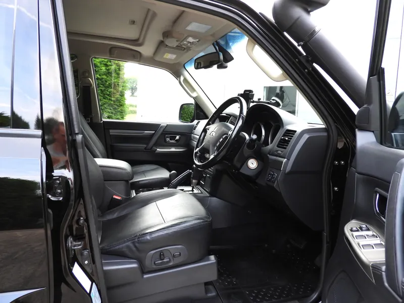 Mitsubishi shogun kw2wavkazulb7p06m4wpz