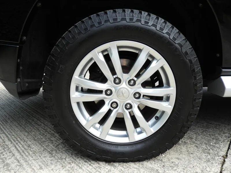 Mitsubishi shogun wwisirrhpubvfvbcrbfqe