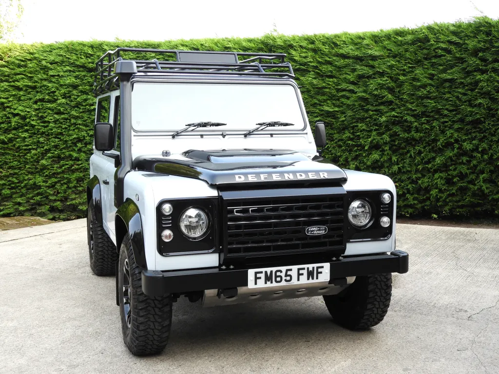 Land rover defender 7f1kgm6zb8kiudsx2q 5p