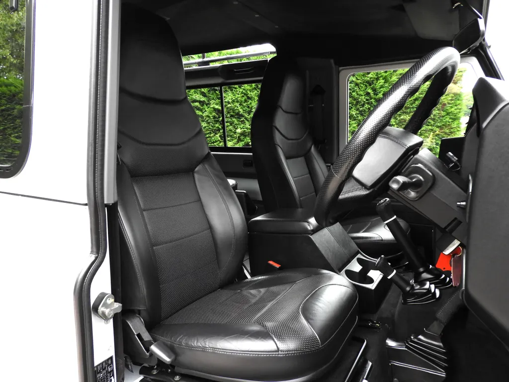 Land rover defender 7ieio5upjsp cnnawepqp