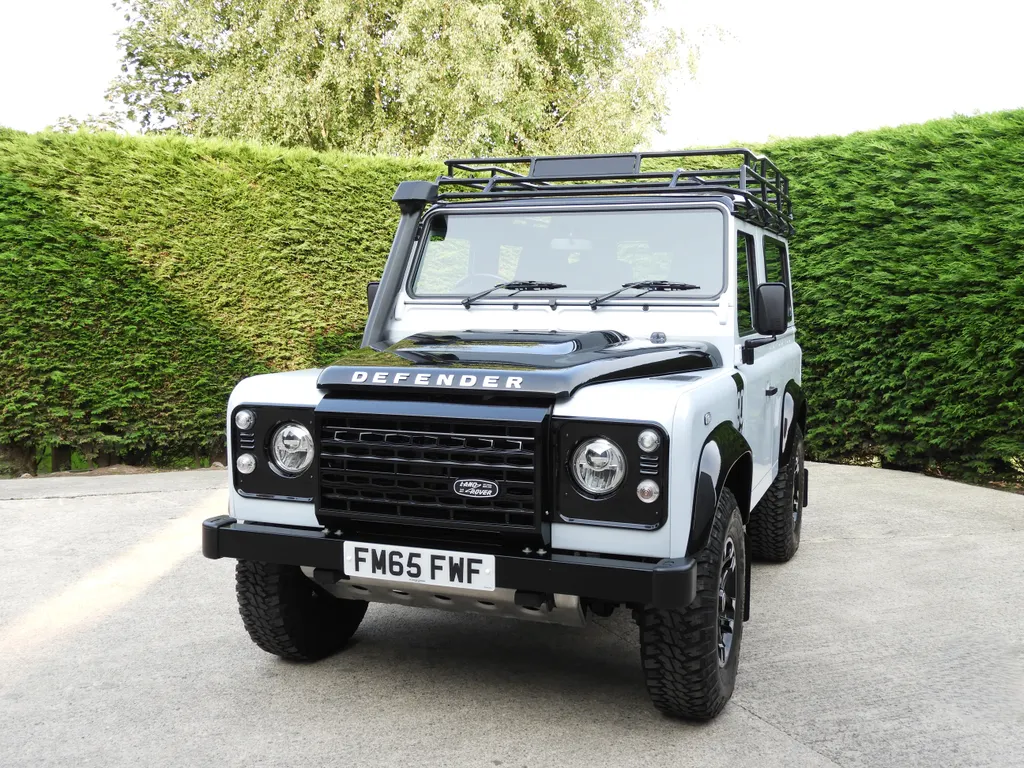 Land rover defender cfvskdc0jiwdmm1f2zzh5