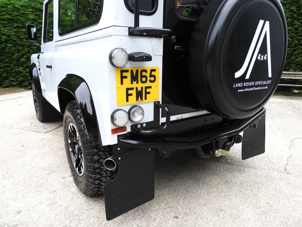 Land rover defender xubb3ve7l4pvcpapiv8b7