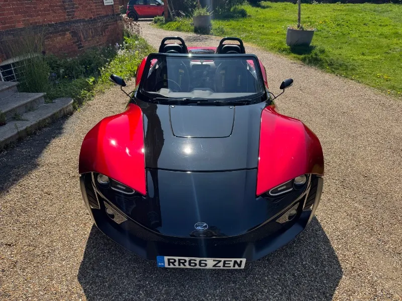 Zenos e10 r 16hniqauxz4imexoqmghh