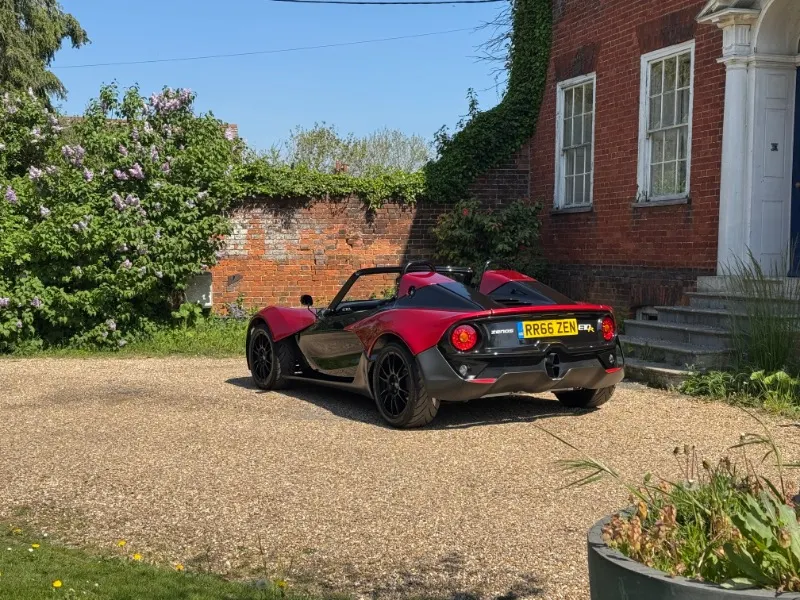 Zenos e10 r t5iuky lnfgiokqqcg 0r