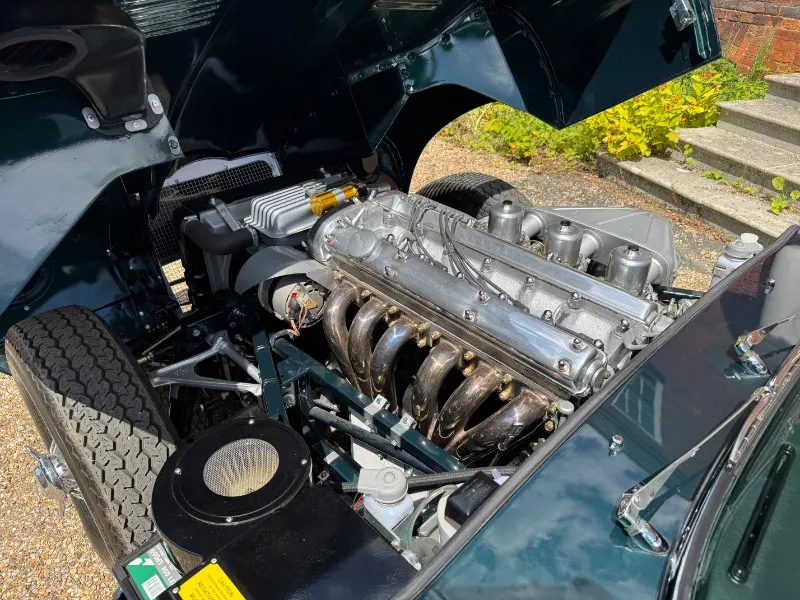Jaguar e type qyuwuxvidd9vbyj8m0l5t