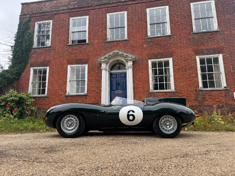 Jaguar d type oizrvsqz4ctmcfzl240co