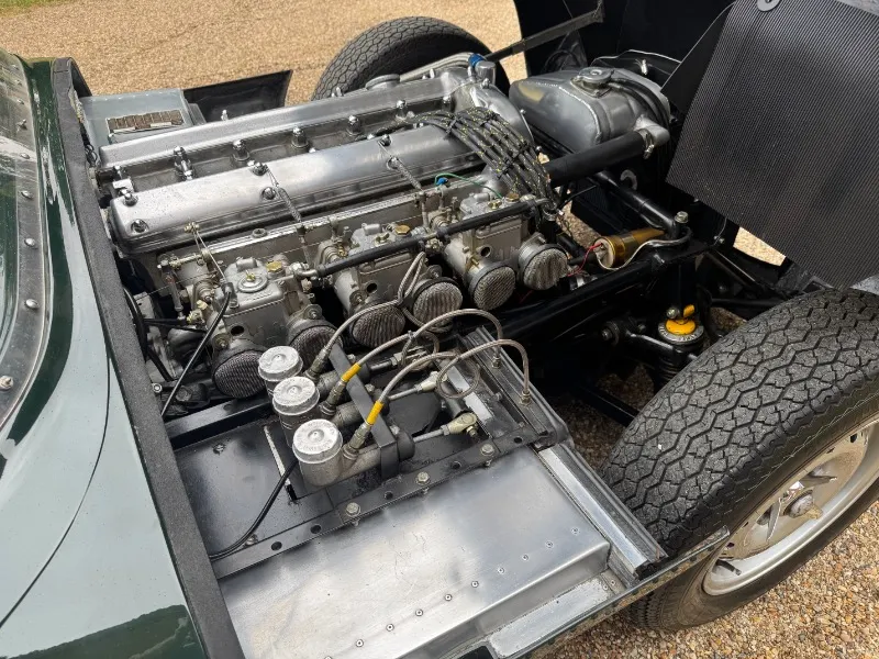 Jaguar d type l8lwk5arvs3pcuzwchnuh
