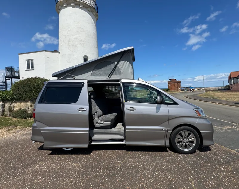 Toyota  alphard qrqvotfpmpc6eogaswwyh
