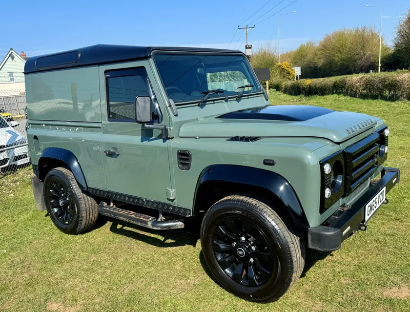Land rover defender jozvb4c3o9k9ddohgjpdh