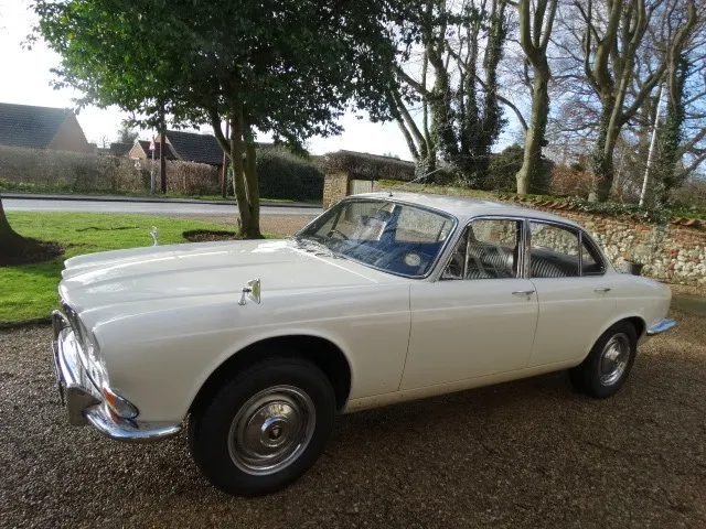 Jaguar 2.8 xj6 0alsvcztea0jwudzplxpb