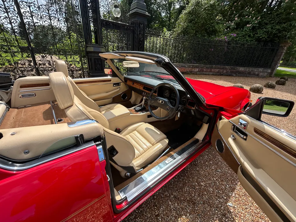 Jaguar xjs dsyzhdt9welaur4mbo2xn