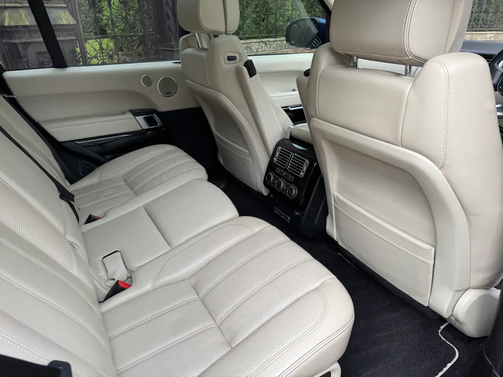 Land rover range rover uwrk21tkci00 lhq5iizn