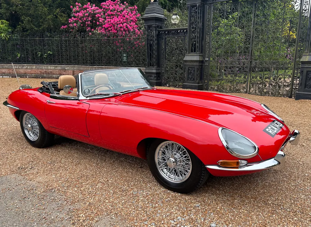 Jaguar e type yhjdygdgw7lqvjiyfaffc