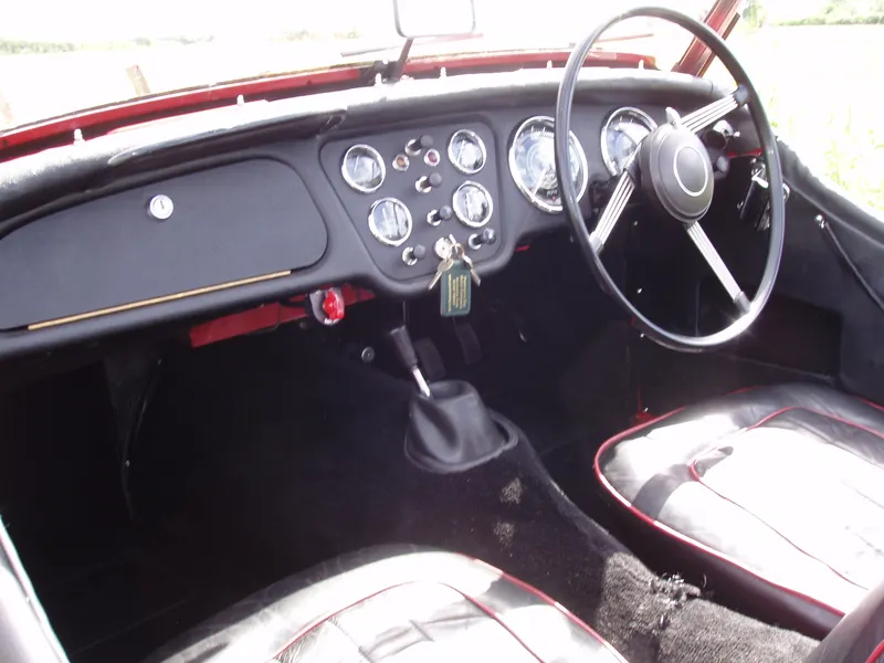 Triumph tr2 tpz5zox8ysygt6e6kix3i