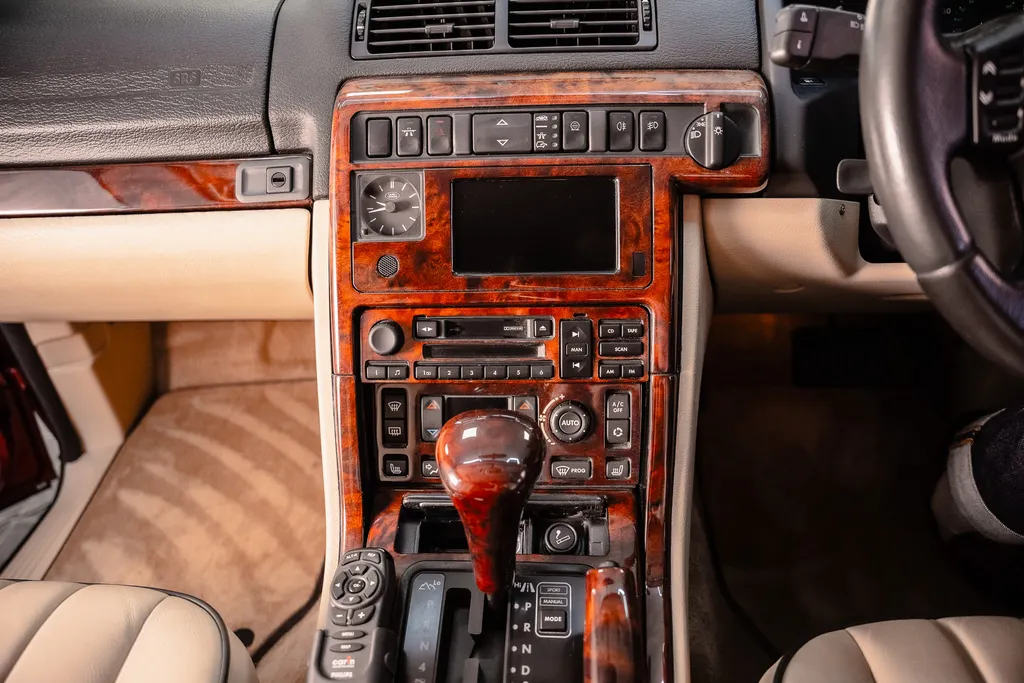 Land rover range rover iyokhyulpex1woacn3wzo