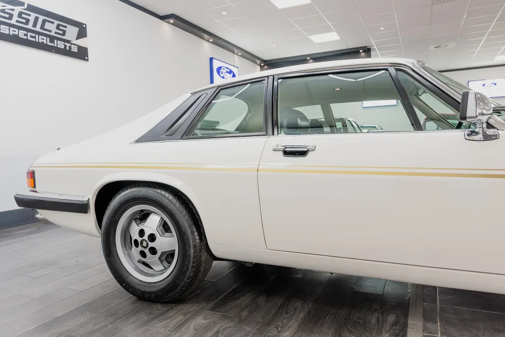 1986 jaguar xj s he 5.3 v12 tudor white 16813 miles sf2uwsrhztlsvhurhnlgr