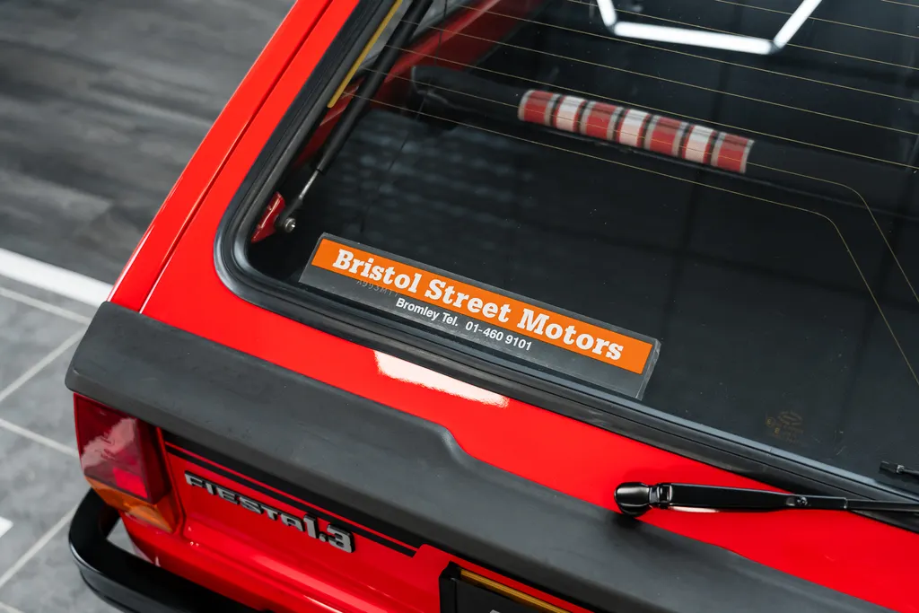 Ford fiesta zyma81ur1 xhjziwdvipt