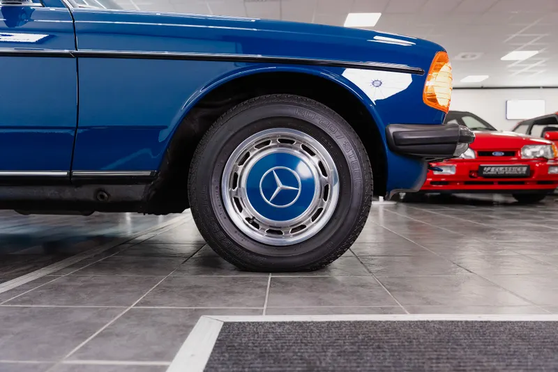 Mercedes benz 230e  jx9tliu w iyzglgy0vh